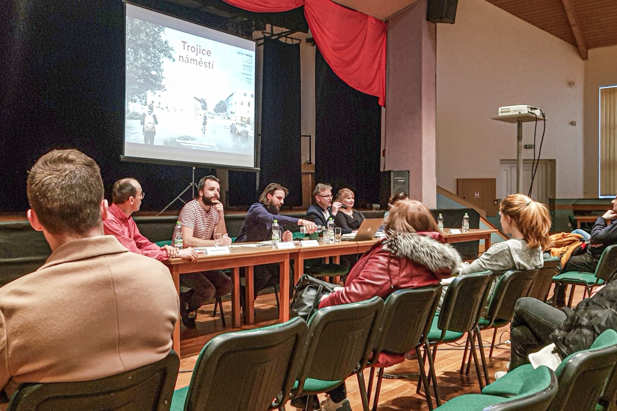 Veřejné představení projektu ateliéru Tečka Trojice náměstí