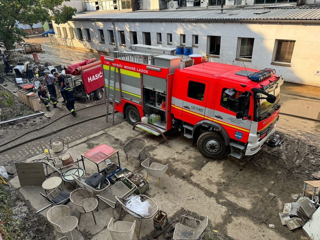 Sklad dopravní společnosti TQM posloužil jako dočasný sklad pro hotové zakázky