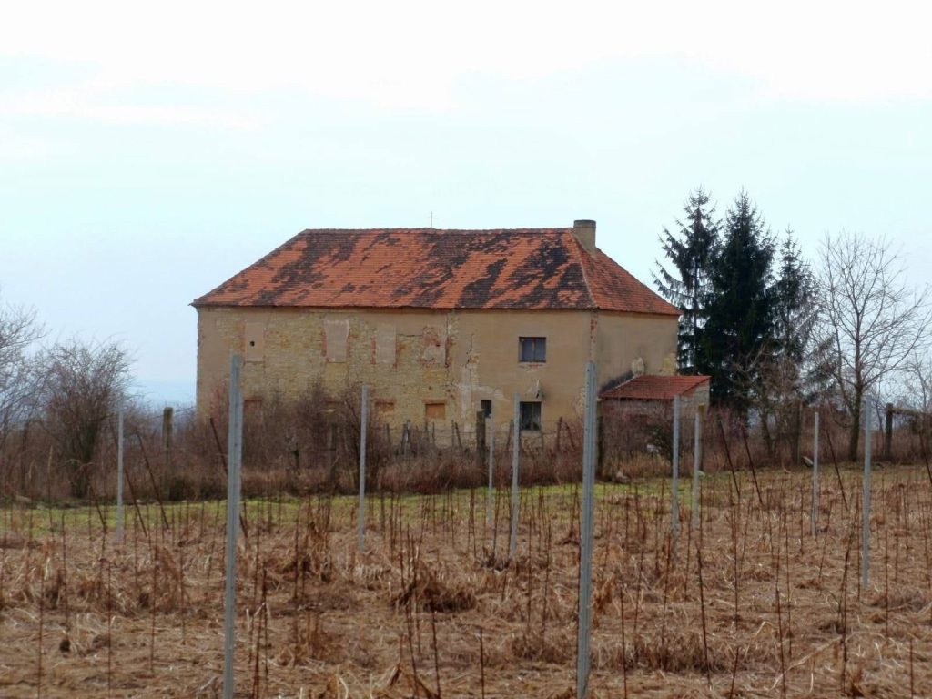 Historický zámeček s původní lisovnou